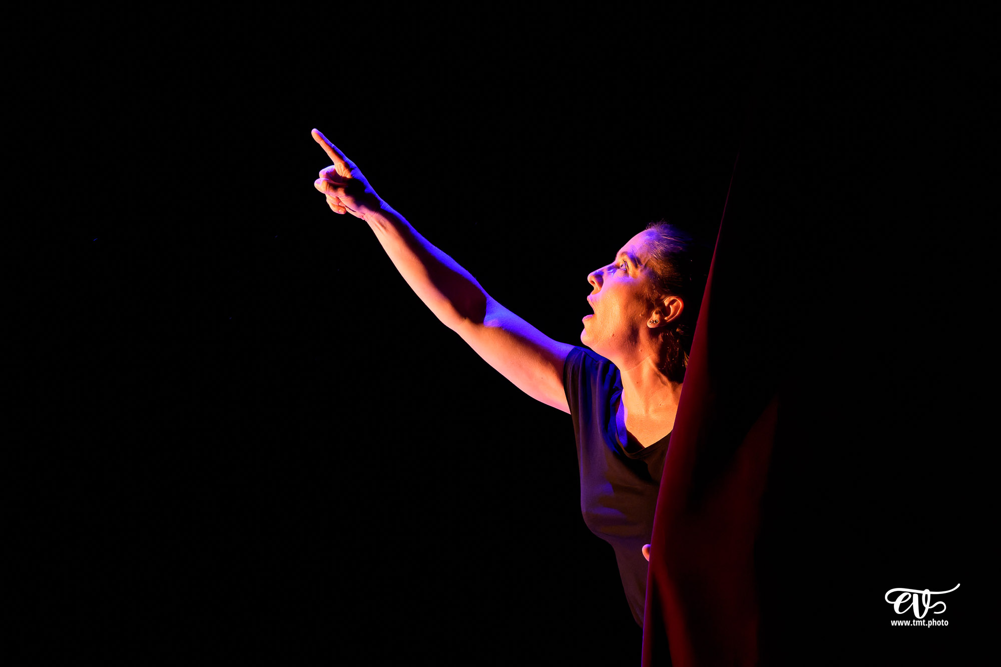 LES CHATOUILLES OU LA DANSE DE LA COLÈRE (ANDRÉA BESCOND)